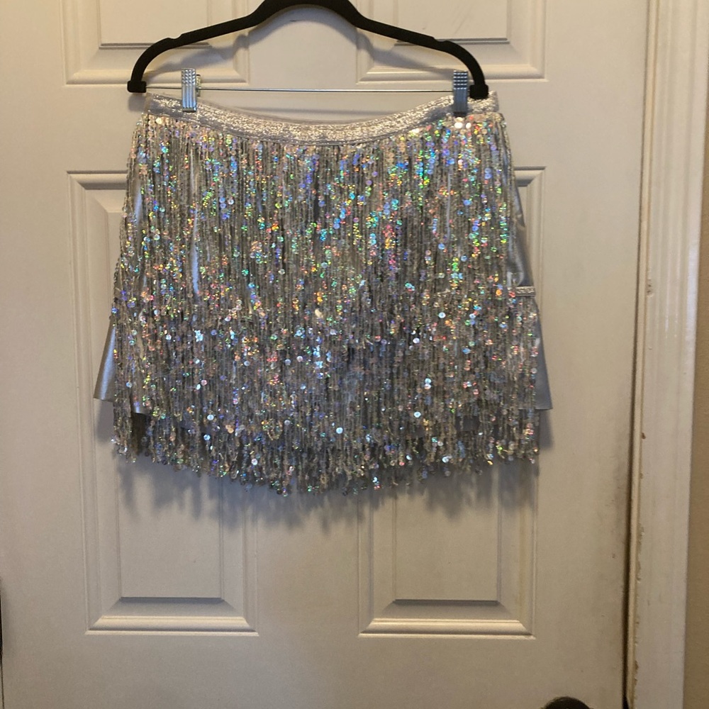 Fun Silver Fringe, Bedazzled Mini Pull On Skirt, Size 16 - Picture 2 of 3